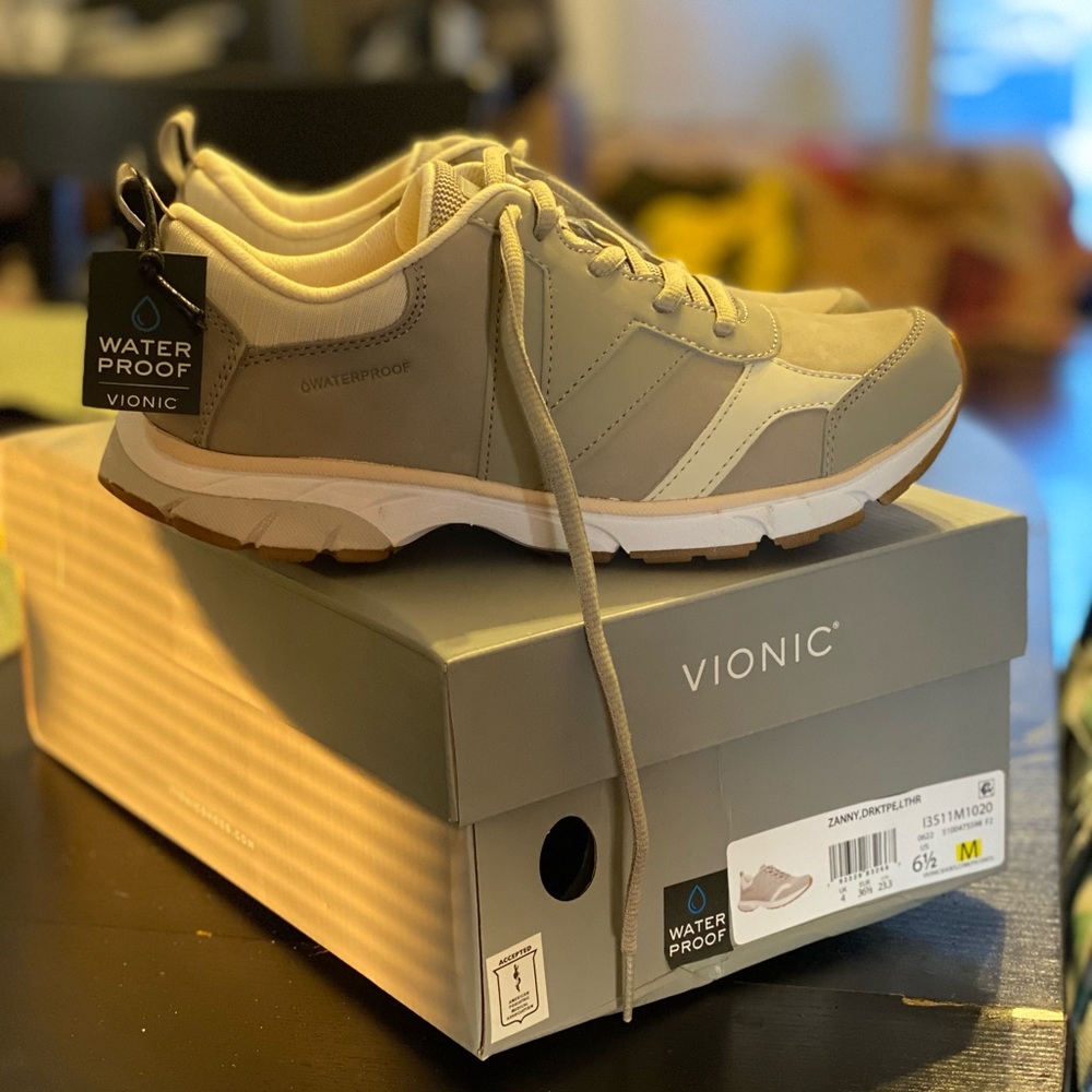 Vionic Tennis Shoes